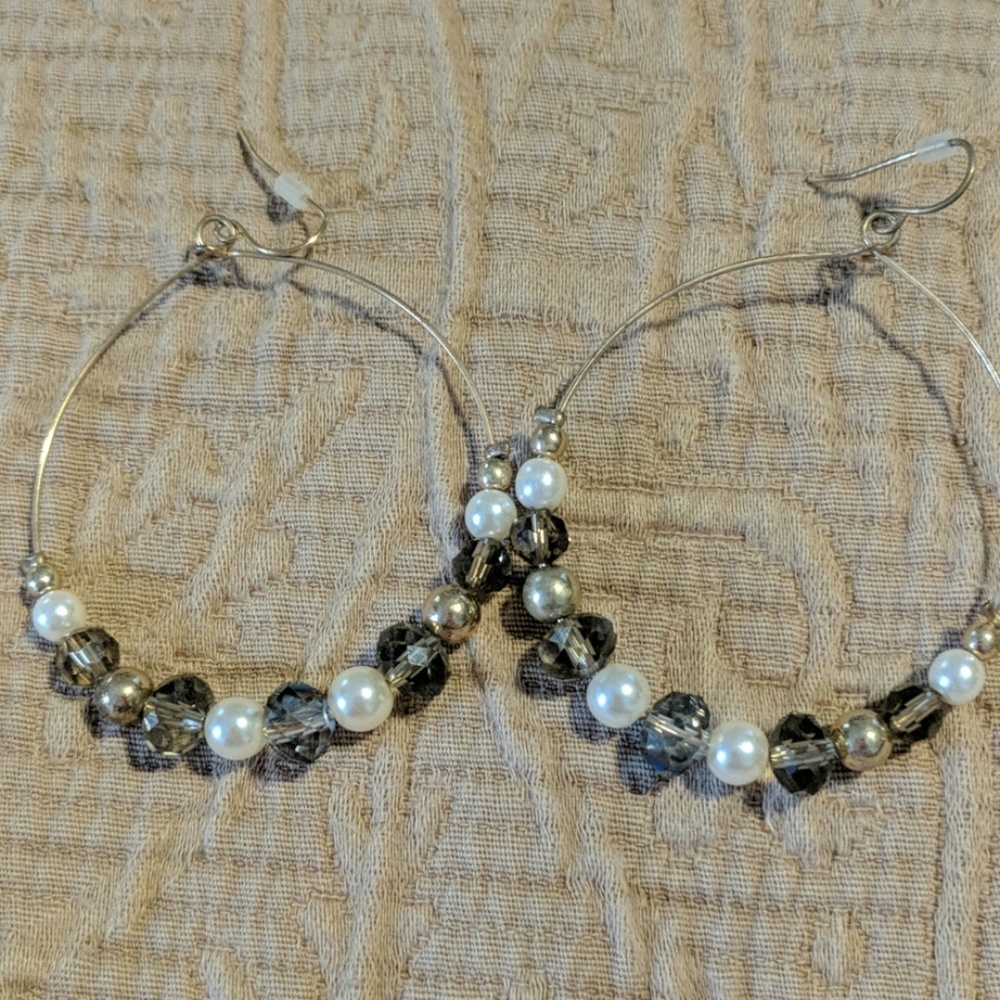 Hoop beaded earrings